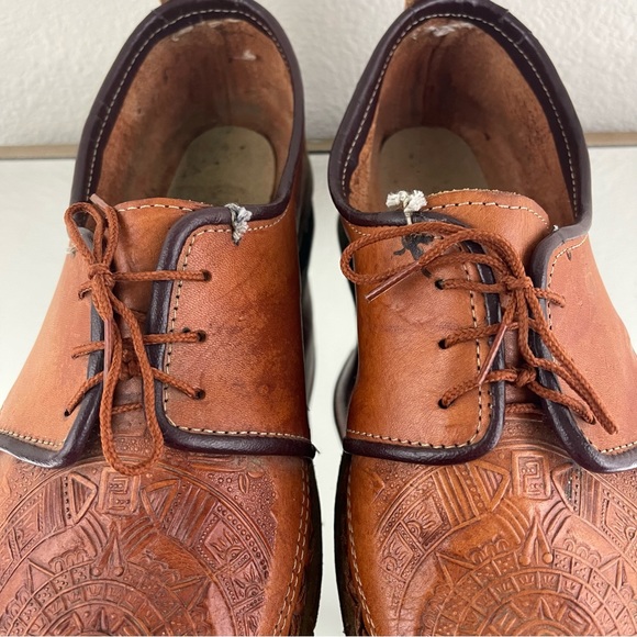 Mens Burnt Brown Tooled Leather Handmade Closed Toe Aztec Calendar Huaraches - Picture 8 of 14